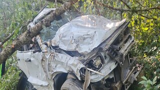 সিটংয়ে দুর্ঘটনাগ্রস্ত গাড়ি৷ 