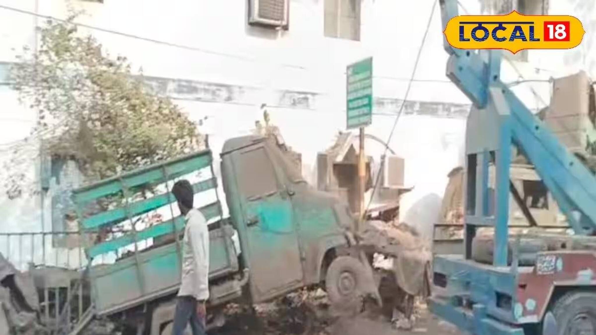 সোনারপুর ফ্লাইওভারে যানজট অতীত! অবশেষে সরানো হচ্ছে পরিত্যক্ত গাড়ি