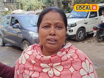 কান্নায় ভেঙে পড়েছে নিখোঁজ কিশোরের মাসি কান্নায় ভেঙে পড়েছে নিখোঁজ কিশোরের মাসি