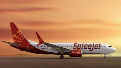 স্পাইস জেট এই শীতে প্রতিদিন ১০০টি নতুন ফ্লাইট পরিচালনার পরিকল্পনা করেছে, সম্প্রতি ১৭টি বিমান যুক্ত করেছে, যার লক্ষ্য নিয়ন্ত্রক অনুমোদনের অপেক্ষায় থাকা গুরুত্বপূর্ণ রুটগুলিতে সক্ষমতা এবং সংযোগ বৃদ্ধি করা। শীতের মরশুমে চাহিদা বৃদ্ধির কারণে স্পাইস জেট এই নতুন পরিকল্পনা করেছে। শীতের মরশুমে ঘুরতে যাওয়ার প্রবণতা অনেকটাই বৃদ্ধি পায়। এই সময় প্রায় সকলেই ছুটির মেজাজে থাকে। অনেকে আগে থেকেই ঠিক করে রাখেন সকলে কোথায় ঘুরতে যাবেন। কেউ আবার শেষ মুহূর্তে ঘুরতে যাওয়ার প্ল্যান করেন। তাই ফ্লাইটের চাহিদা এই সময় খুব বেশি থাকে। 