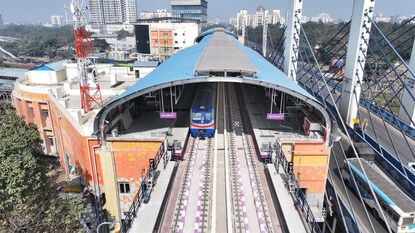 * পার্পল লাইনে আজ থেকে বেশি মেট্রো * পার্পল লাইনে আজ থেকে বেশি মেট্রো