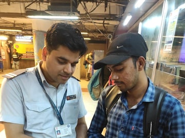 * কাউন্টারের ঝক্কি এড়িয়ে, স্মার্ট টিকিটে জোর মেট্রোরেলের 