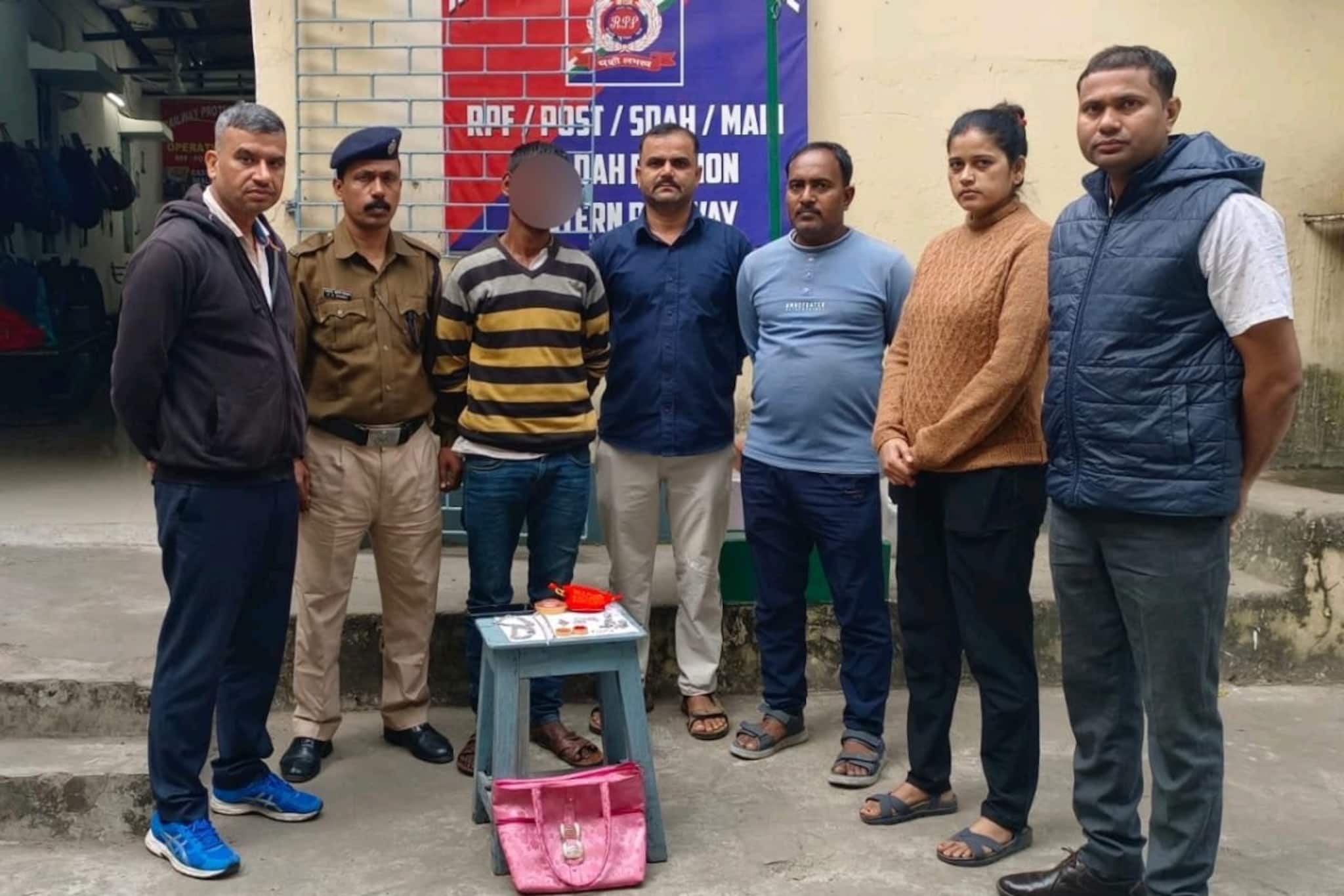 ফের বড় সাফল্য RPF-এর, শিয়ালদহ স্টেসন থেকে চুরি করা সোনা, রুপো, মোবাইল-সহ গ্রেফতার দুষ্কৃতী