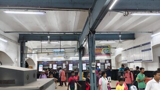 মেট্রোর সময়সীমা নির্ধারণ শহরতলির ট্রেনের সময় দেখেই