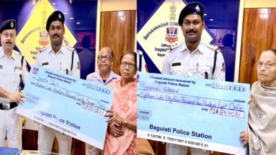 बागूइहाटी पुलिस ने दो वृद्ध महिलाओं के बैंक खाते से गायब 38 लाख रुपये लौटाए.