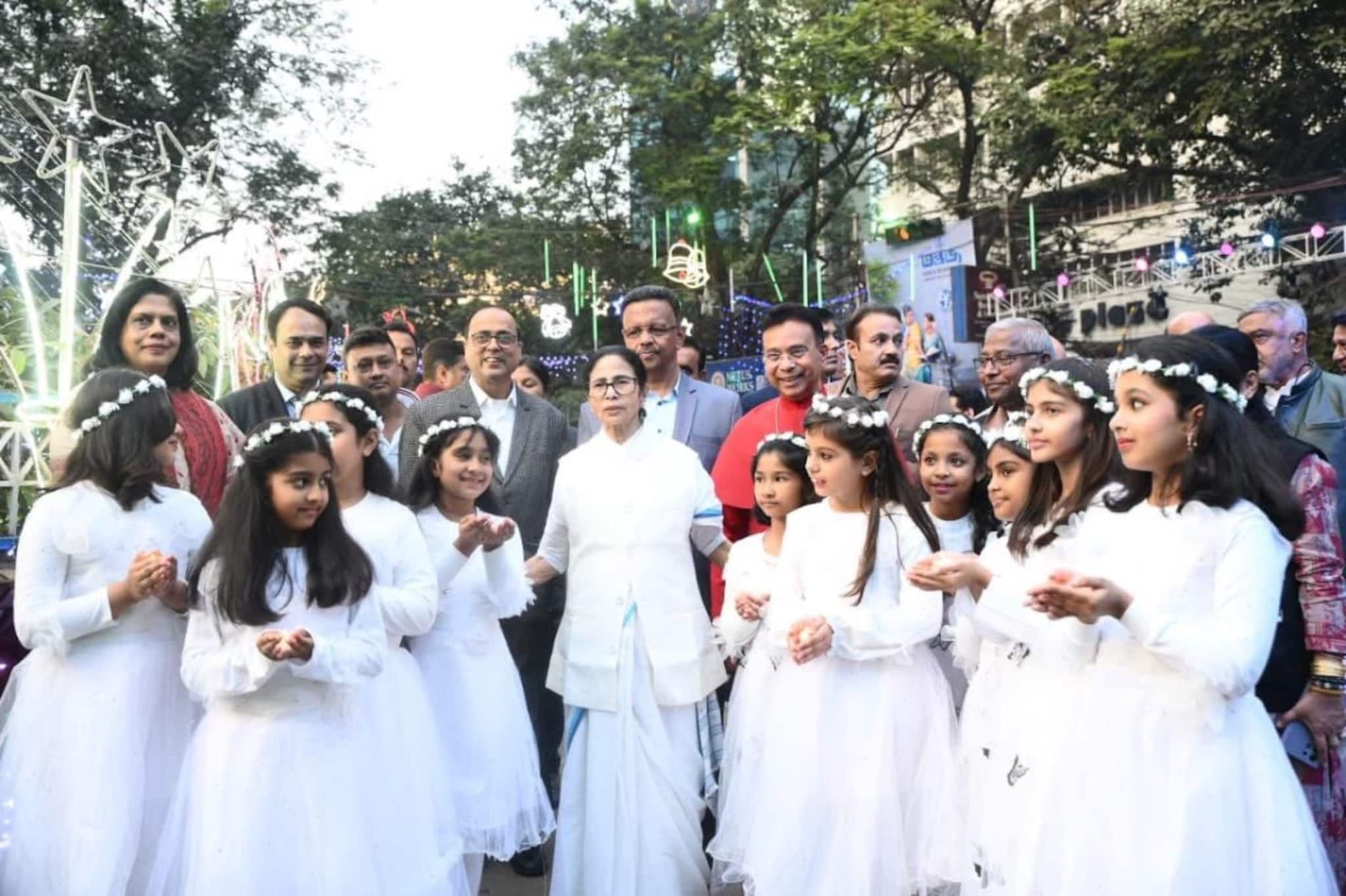 ক্রিস্টমাস ফেস্টিভ্যাল শুরু রাজ্যে, অ্যালেন পার্ক-সহ জেলায় জেলায় বড়দিনের মজা শুরু