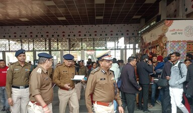 Top RPF Official Boosts Bolpur Station Security Amid Tourist Rush
