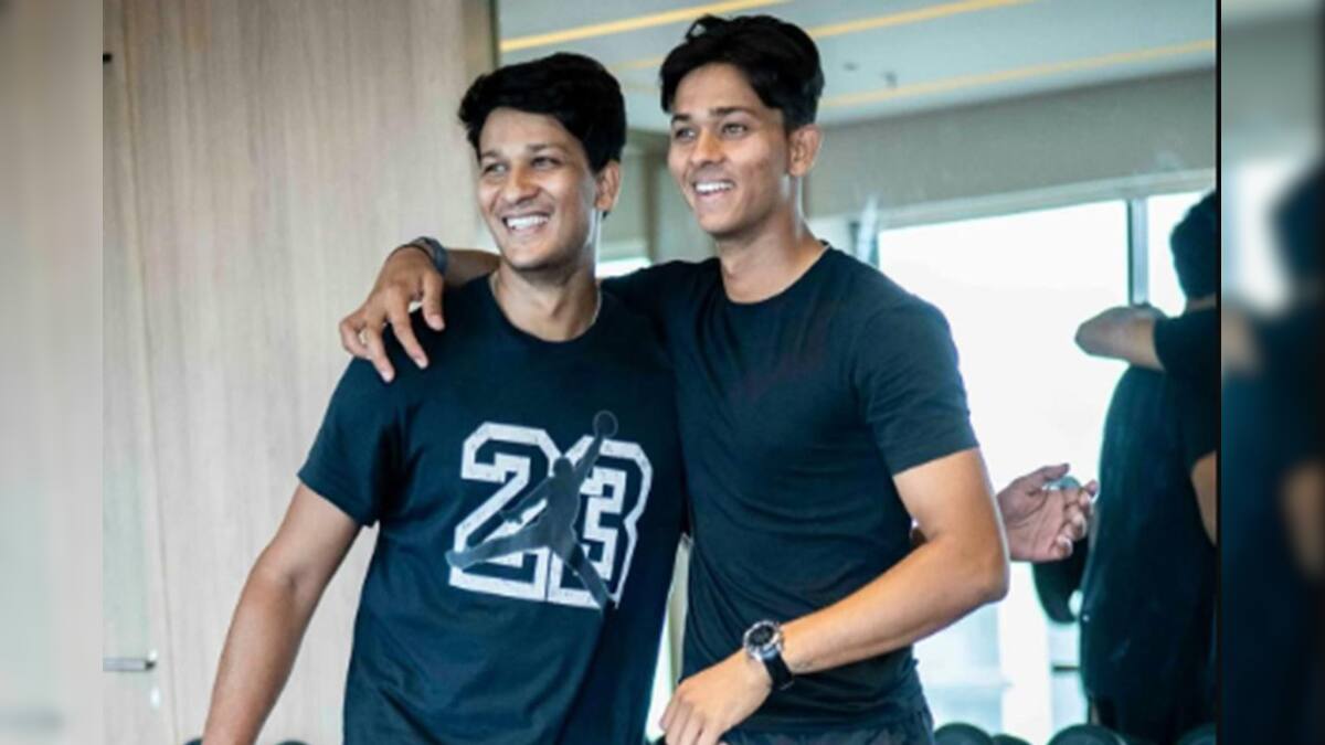Yashasvi Jaiswal Brother Tejaswi Jaiswal Story: ভাইয়ের জন্য ক্রিকেট ছেড়ে সেলসম্যানের চাকরি নিয়েছিলেন! দাদার ঋণ মেটালেন যশস্বী, শেখাচ্ছেন ব্যাটিংও