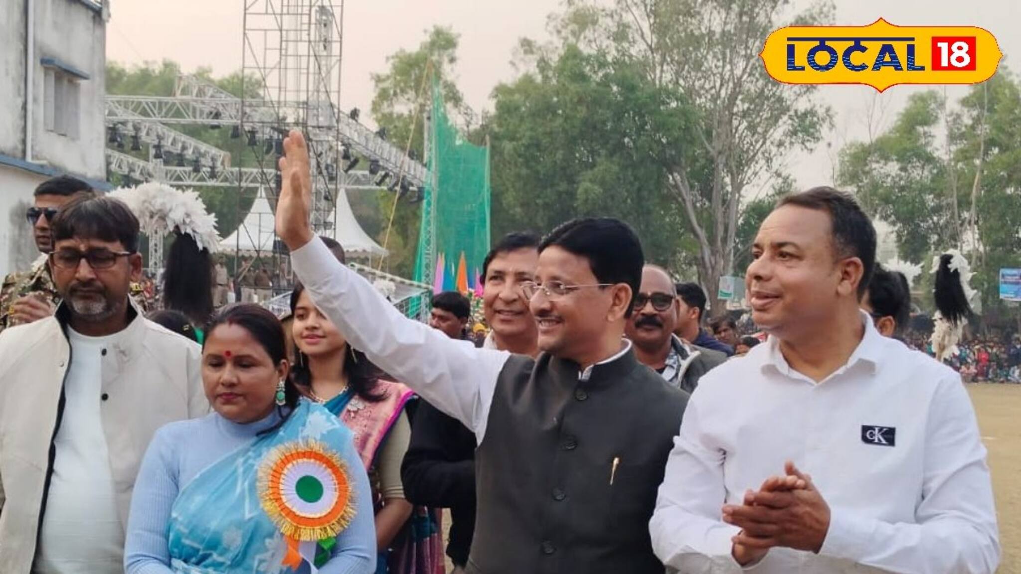 আউশগ্রামে ডবল ধামাকা! ফুটবল টুর্নামেন্ট ও মিলন মেলা, আসছেন দেব-নুসরত