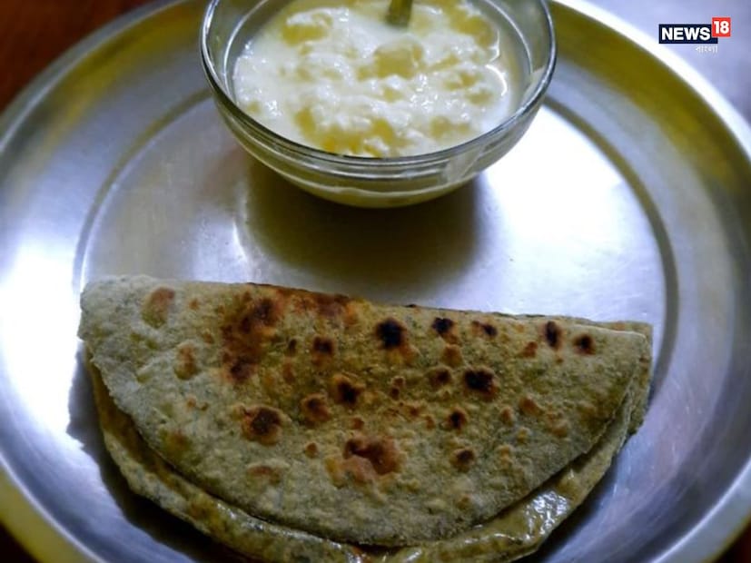 হজমে সাহায্য করেবাসি রুটিতে থাকা গাঁজানো উপাদান স্টার্চকে কিছুটা ভেঙে দেয়, যা হজম করা সহজ করে তোলে। দইতে উপকারী ব্যাকটেরিয়া (প্রোবায়োটিক) থাকে যা অন্ত্রের স্বাস্থ্য বজায় রাখতে, হজম উন্নত করতে এবং পেট ফাঁপা বা অ্যাসিডিটির মতো সমস্যা কমাতে সাহায্য করে। এটি এই মিশ্রণটিকে পেটের জন্য কোমল করে তোলে, সকালের খাবারের জন্য আদর্শ।