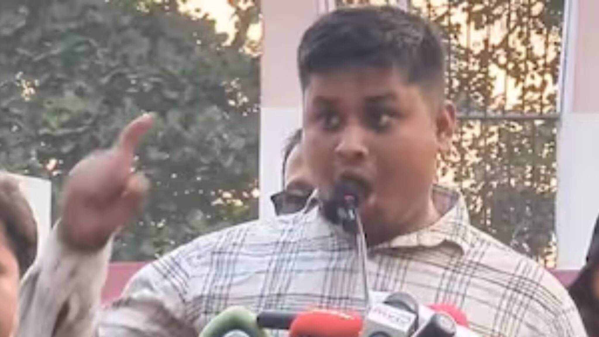 Bangladesh Leader: ‘সেভেন সিস্টার্সকে ভারত থেকে আলাদা করে দেব’! হুমকি বাংলাদেশের নেতার! বিচ্ছিন্নতাবাদীদের আশ্রয় দেওয়ার বার্তা