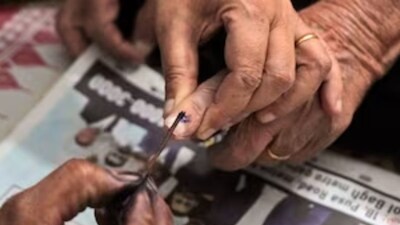 SIR: বঙ্গের চেয়ে বেশি নাম বাদ গুজরাতে! মোদির রাজ্যে SIR-র তালিকা থেকে কাটা পড়ল প্রায় এক কোটি নাম