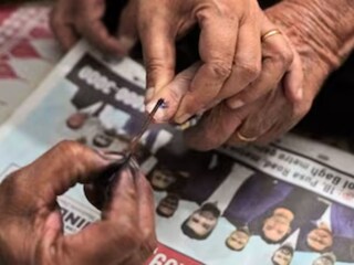 SIR: বঙ্গের চেয়ে বেশি নাম বাদ গুজরাতে! মোদির রাজ্যে SIR-র তালিকা থেকে কাটা পড়ল প্রায় এক কোটি নাম