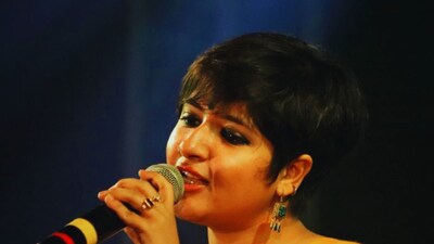 पूर्ब मेदिनीपुर में गायिका लग्नजिता चक्रवर्ती से बदसलूकी, हमला; स्कूल मालिक गिरफ्तार.