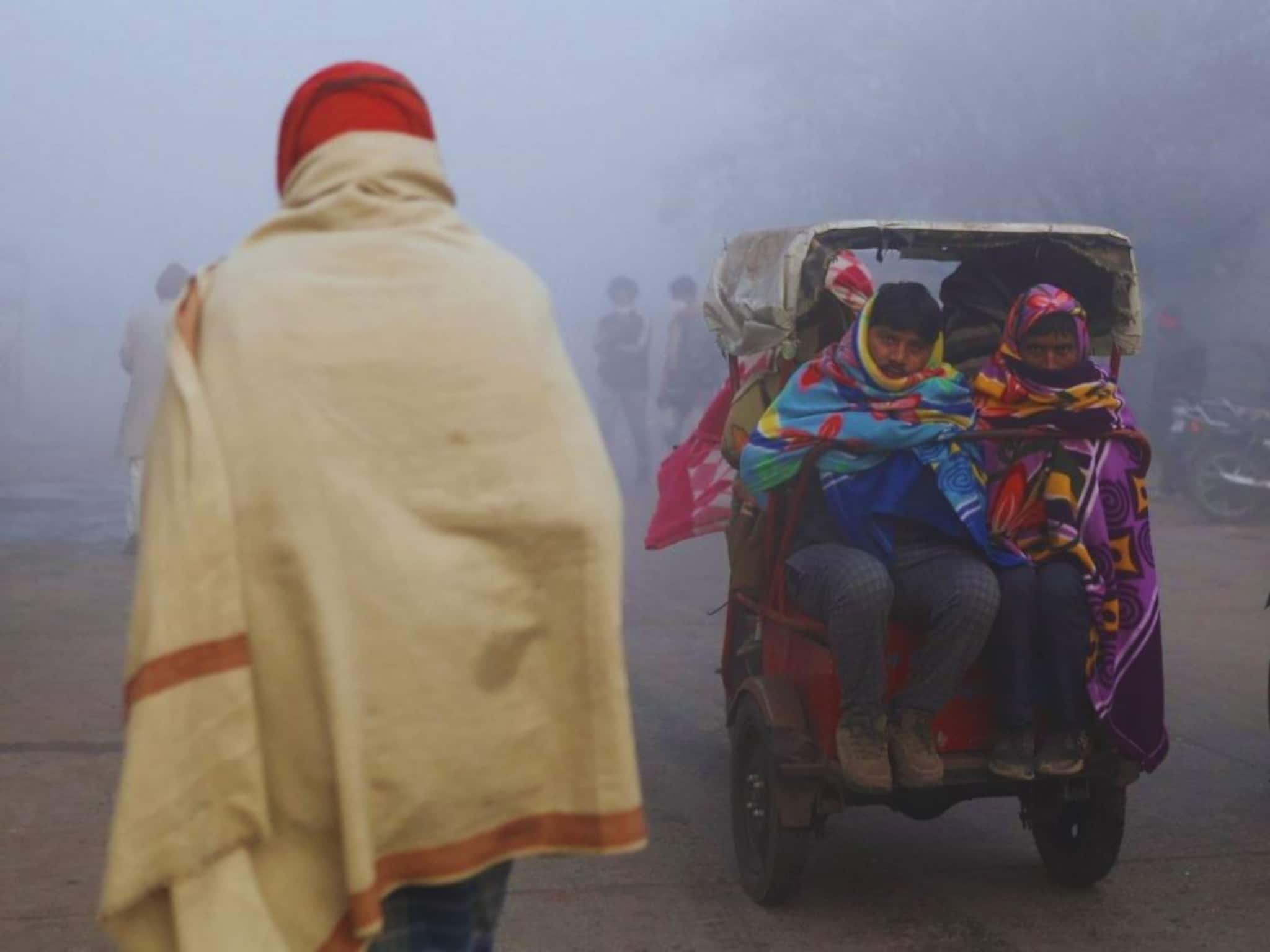 ২৫ ডিসেম্বর থেকেই বড় বদল আবহাওয়ায়! আরও নামবে পারদ, কনকনে ঠান্ডা, ঘন কুয়াশার সতর্কতা