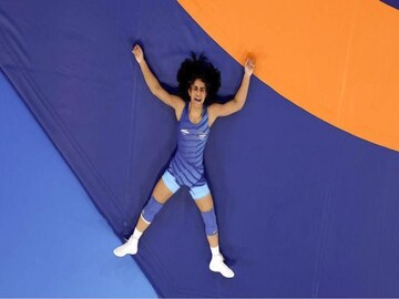 অবসর ভেঙে রিংয়ে ফেরার ঘোষণা ভিনেশ ফোগটের, লক্ষ্য লস অ্যাঞ্জেলস অলিম্পিক্স অবসর ভেঙে রিংয়ে ফেরার ঘোষণা ভিনেশ ফোগটের, লক্ষ্য লস অ্যাঞ্জেলস অলিম্পিক্স