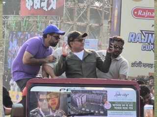 ঝড় তুললেন সেহবাগ