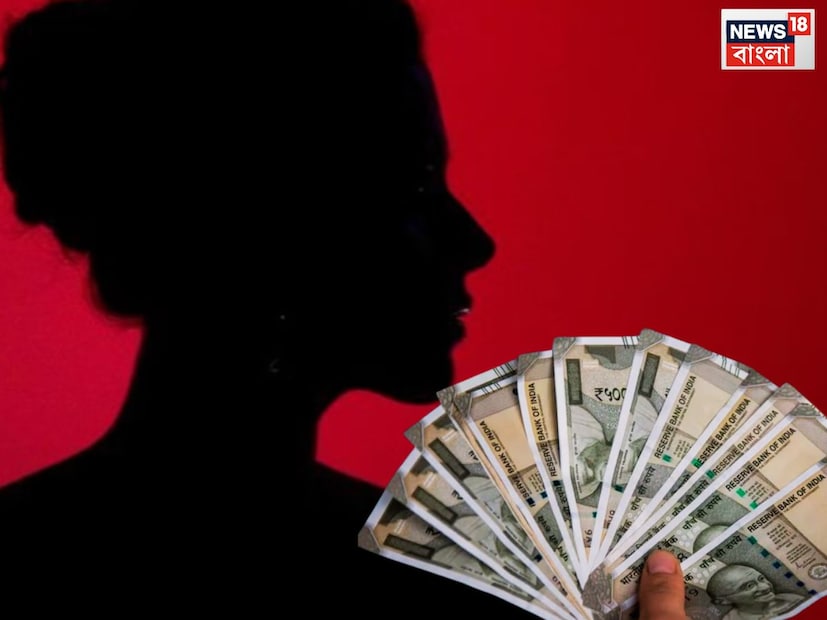 বলিউড সুন্দরী গত সাত বছর ধরে বড় পর্দা থেকে দূরে আছেন, কিন্তু তার জীবনযাত্রা এবং সম্পদ একজন সুপারস্টারের চেয়ে কম নয়। ২০১৮ সাল থেকে তিনি একটিও ছবিতে অভিনয় করেননি, তবুও তিনি প্রায় ৩৩২ কোটি টাকা মূল্যের এক সম্পত্তির অধিকারী। তাঁর জাঁকজমকে অনুমান করা যায় যে তিনি মুম্বইয়ের একটি অভিজাত এলাকায় অবস্থিত প্রায় ১০০ কোটি টাকা মূল্যের একটি বিলাসবহুল বাংলোয় থাকেন, যা দেখলেই তার রাজকীয় স্টাইল প্রকাশ পায়। সিনেমায় তাঁর অনুপস্থিতি সত্ত্বেও, তার জনপ্রিয়তা, আয় এবং জীবনধারা সোশ্যাল মিডিয়া এবং ভক্তদের মধ্যে ক্রমাগত খবরে থাকেন। আপনি কি জানেন এই সুন্দরী কে?