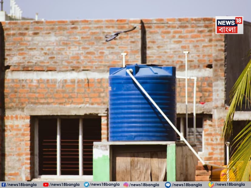 শীতকালে সকালে উঠে চান করা রীতিমতো চ্যালেঞ্জের সমান হয়ে যায়। ট্যাপ খুলে হাত কলের সামনে ধরলেই যেন বরফের টুকরো পড়তে থাকে হাতে। আর যদি ট্যাঙ্কের জল দিয়ে স্নান করতে হয়, তাহলে তো কথাই নেই। শীতকালে সকালে উঠে চান করা রীতিমতো চ্যালেঞ্জের সমান হয়ে যায়। ট্যাপ খুলে হাত কলের সামনে ধরলেই যেন বরফের টুকরো পড়তে থাকে হাতে। আর যদি ট্যাঙ্কের জল দিয়ে স্নান করতে হয়, তাহলে তো কথাই নেই।