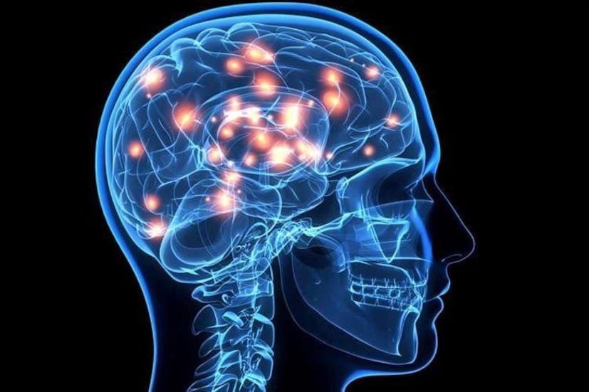 ব্রেন টিবি যে কোনও বয়সের যে কাউকে আক্রান্ত করতে পারে। এটি শিশুদের মধ্যেও হতে পারে। গুরুতর শারীরিক অসুস্থতায় ভুগছেন এমন ব্যক্তিদের ব্রেন টিবি হওয়ার ঝুঁকি বেশি থাকে। আসুন জেনে নেওয়া যাক ব্রেন টিবি এবং এর প্রাথমিক লক্ষণগুলি সম্পর্কে।