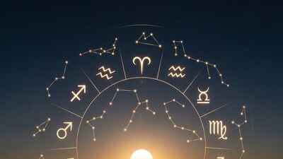 মৃগশিরা নক্ষত্র থেকে অগ্রহায়ণ মাসের নাম মার্গশীর্ষ৷ আবার নতুন বছর গণনা করা হত বলে একে বলা হয় অগ্রহায়ণ৷ এর থেকেই চলিত রূপ অঘ্রাণ৷ পবিত্র এই মাসও শেষের মুখে৷ মঙ্গলবার, ১৬ ডিসেম্বর পালিত হবে এই মাসের সংক্রান্তি৷ অত্যন্ত পুণ্যমুহূর্ত এই অগ্রহায়ণ সংক্রান্তি৷