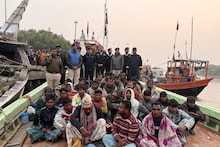 Bangladeshi: ভারতীয় জলসীমায় সন্দেহজনক ঘোরাফেরা! কী করছিল ওরা? উপকূলরক্ষী বাহিনী হাতে আটক ৩৫