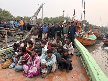 ভারতীয় জলসীমায় সন্দেহজনক ঘোরাফেরা! কী করছিল ওরা? উপকূলরক্ষী বাহিনী হাতে আটক ৩৫