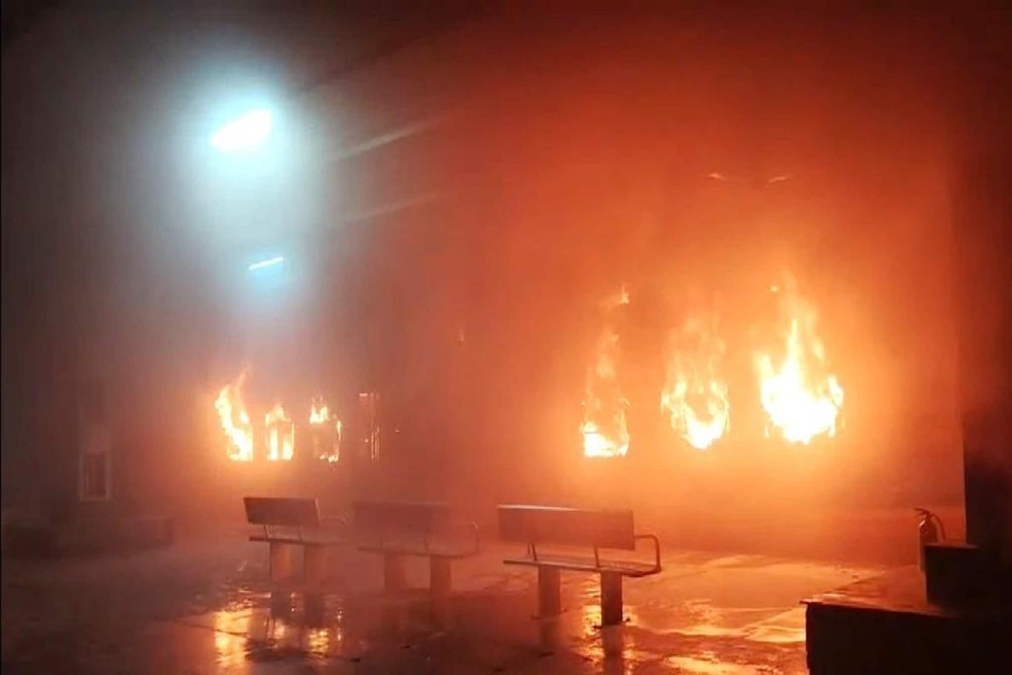 সাত সকালেই দুর্ঘটনার খবর! অন্ধ্র প্রদেশে টাটানগর-এর্নাকুলাম এক্সপ্রেসের কোচে দাউদাউ আগুন