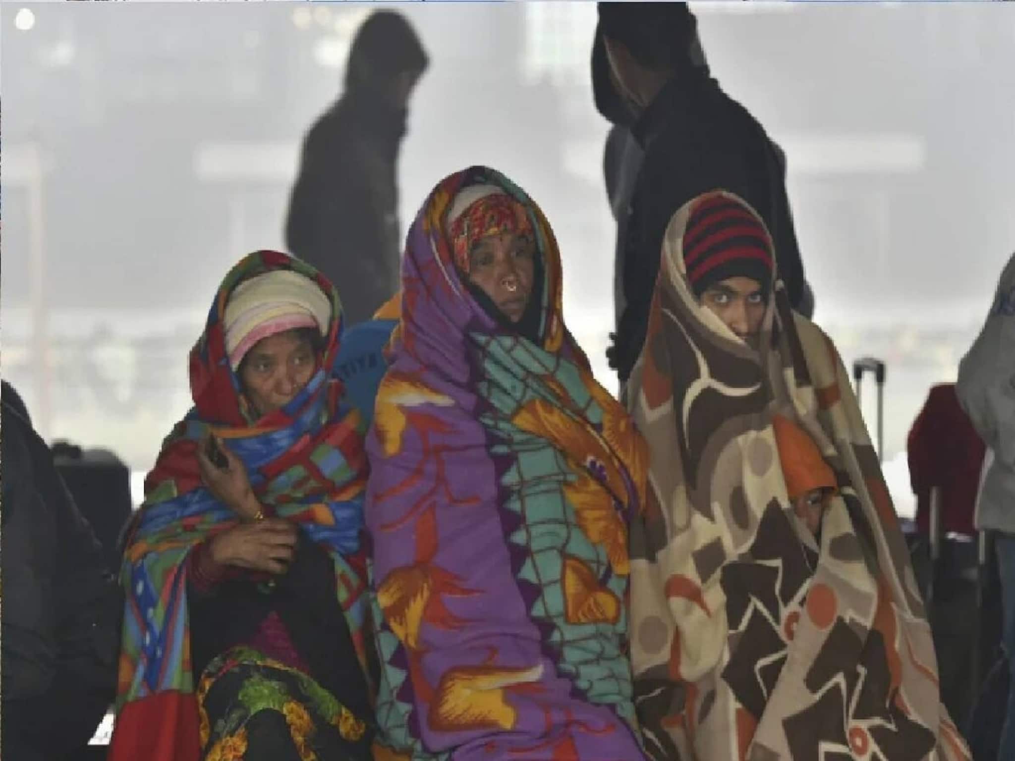 হুড়মুড়িয়ে আরও নামবে পারদ! কনকনে শীতে হাড়ে কাঁপুনি ধরবে বঙ্গবাসীর, বছরশেষের আবহাওয়ার আপডেট