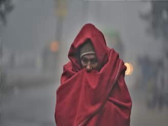 পাহাড়ে তুষারপাত-সমতলে বৃষ্টির সম্ভাবনা, নতুন বছরে কোথায় কোথায় শীত-কাঁপুনি? আবহাওয়ার আপডেট