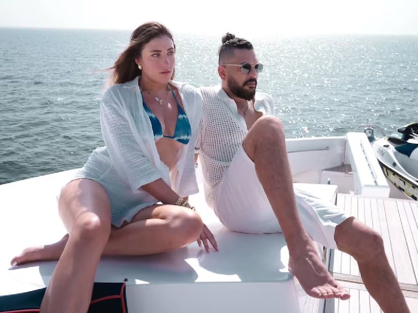 আসলে, যুবরাজ সিংয়ের সঙ্গে দেখা এই মহিলা মডেল হলেন কানাডার টেনিস খেলোয়াড় অ্যানেলিয়া ফ্রেজার।