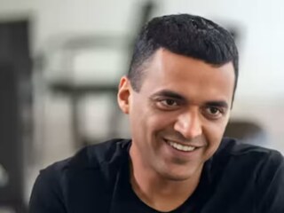 পদ থেকে সরে দাঁড়ালেন