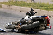 Bus Accident: বাস ধরার জন্য দাঁড়িয়ে ছিলেন, হঠাৎ মর্মান্তিক ঘটনা! মৃত্যু মহিলা সহ দুজনের, শিউরে উঠল হাওড়া