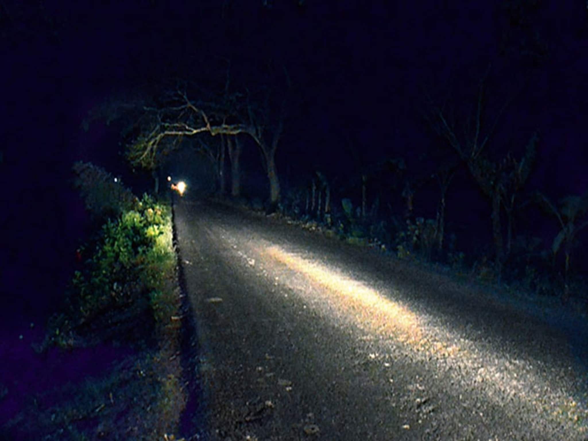 মধ্যরাতে জলপাইগুড়িতে বিকট আওয়াজ! দৌড়ে গিয়ে জাতীয় সড়কে যা দেখল এলাকাবাসী...