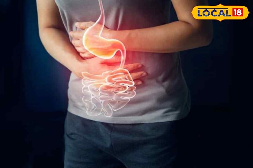 অতিরিক্ত পরিমাণে গুড় খাওয়ার ফলে কখনও কখনও সর্দি, বমি বমি ভাব, পেট ব্যথা, কাশি, মাথাব্যথা এবং বমি হতে পারে। অতএব, পরিমিত পরিমাণে গুড় খেতে হবে। আরও যা ভুললে চলবে না- গুড়ে চর্বি এবং প্রোটিনের পাশাপাশি গ্লুকোজ এবং ফ্রুক্টোজও থাকে। অতএব, প্রতিদিন গুড় খাওয়ার ফলে ওজন বৃদ্ধি পেতে পারে। 