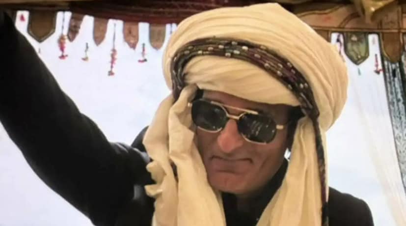 অনেকে আবার তাঁকে হলিউড তারকার সঙ্গে তুলনা করে লিখেছেন, 