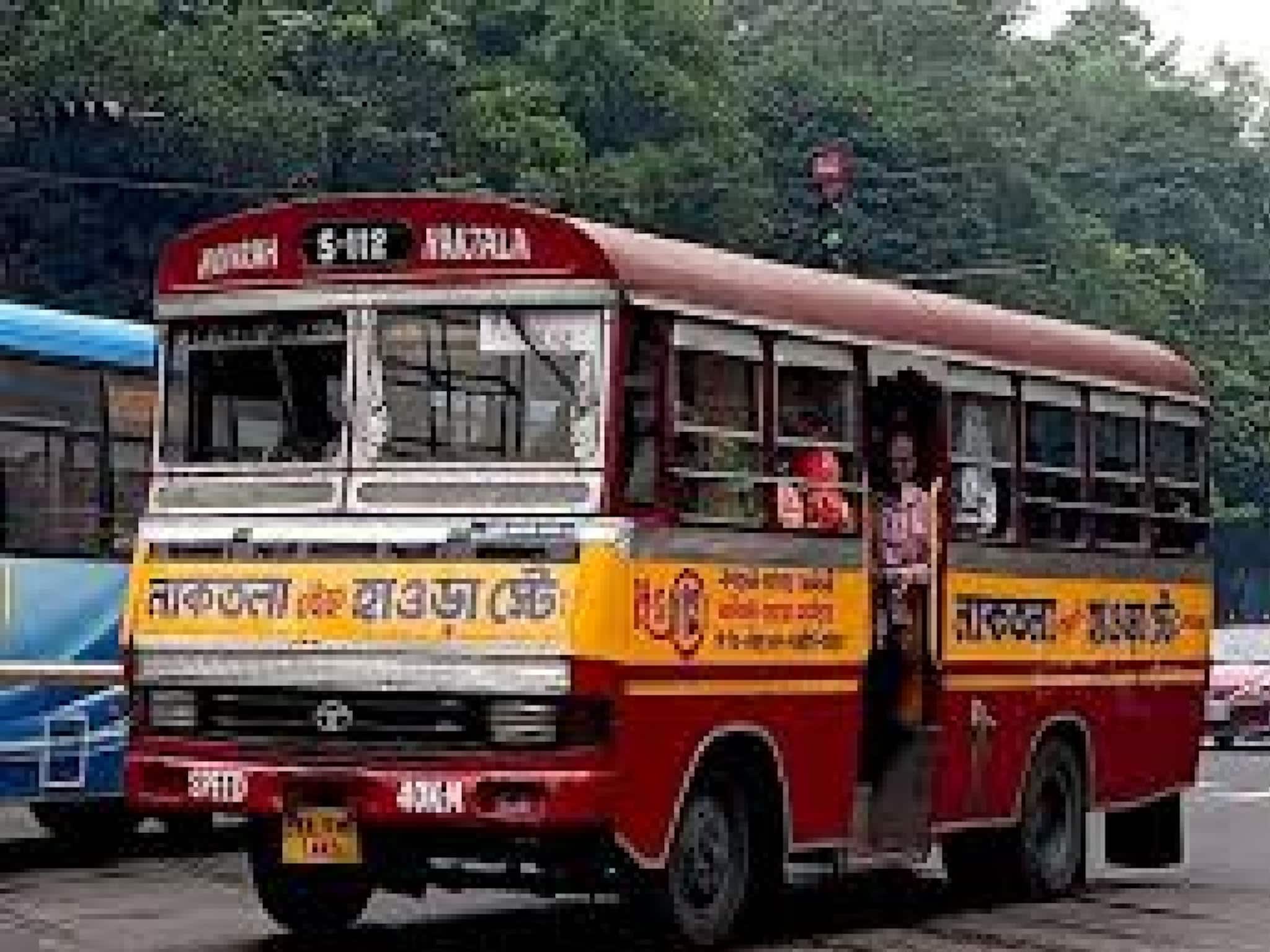 Shyambazar Accident: পড়িয়ে ফিরছিলেন ৭২ বছরের গৃহশিক্ষক, ধাক্কা মেরে বুকের উপর দিয়ে চলে গেল মিনিবাস! শ্যামবাজারে দুই বাসের রেষারেষিতে মৃত্যু পথচারীর!