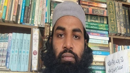 গ্রেফতার আতাউর রহমান বিক্রমপুরী গ্রেফতার আতাউর রহমান বিক্রমপুরী