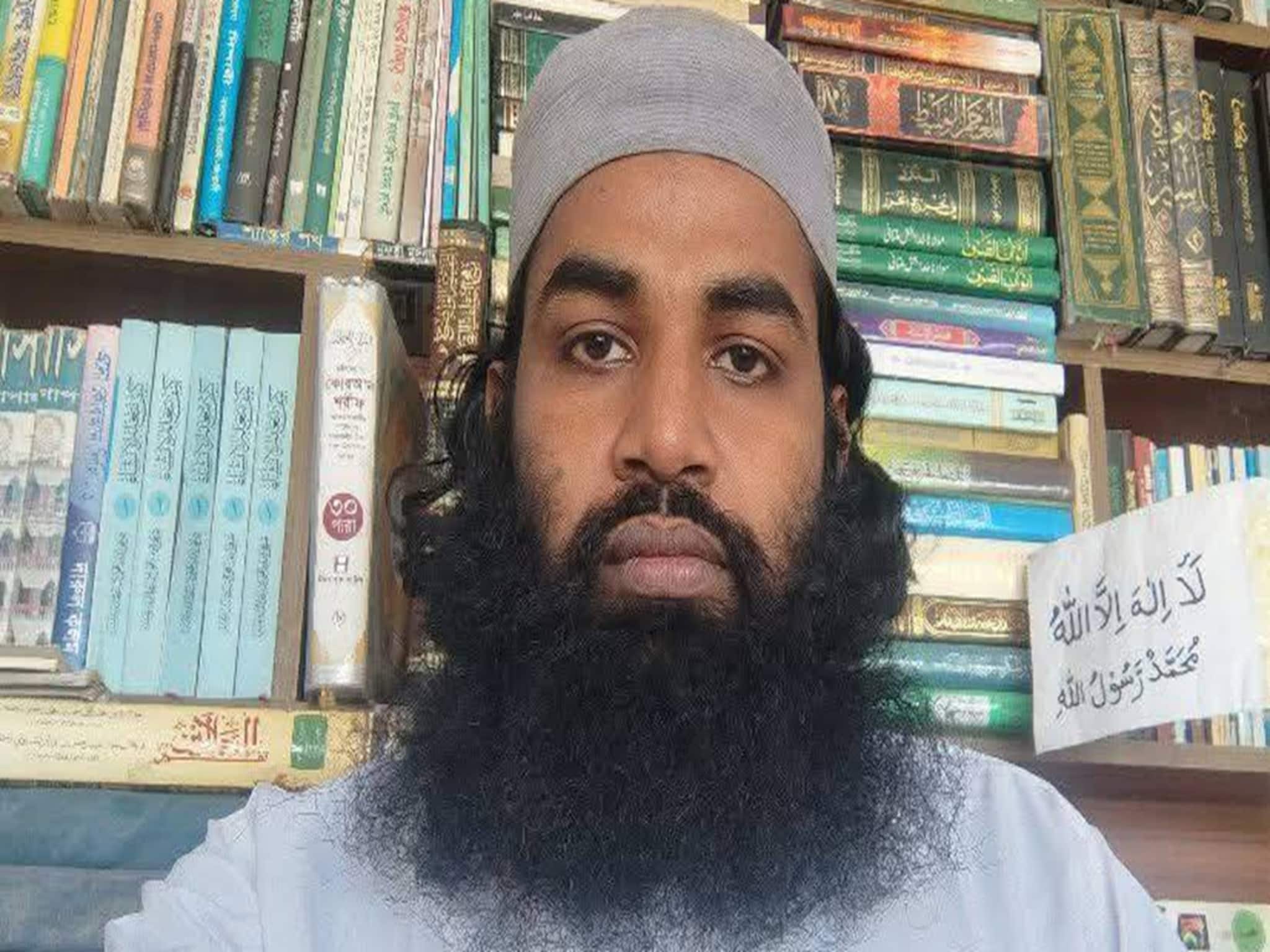 প্রবল চাপে বাংলাদেশের ইউনূস সরকার! এবার গ্রেফতার আতাউর রহমান বিক্রমপুরী!