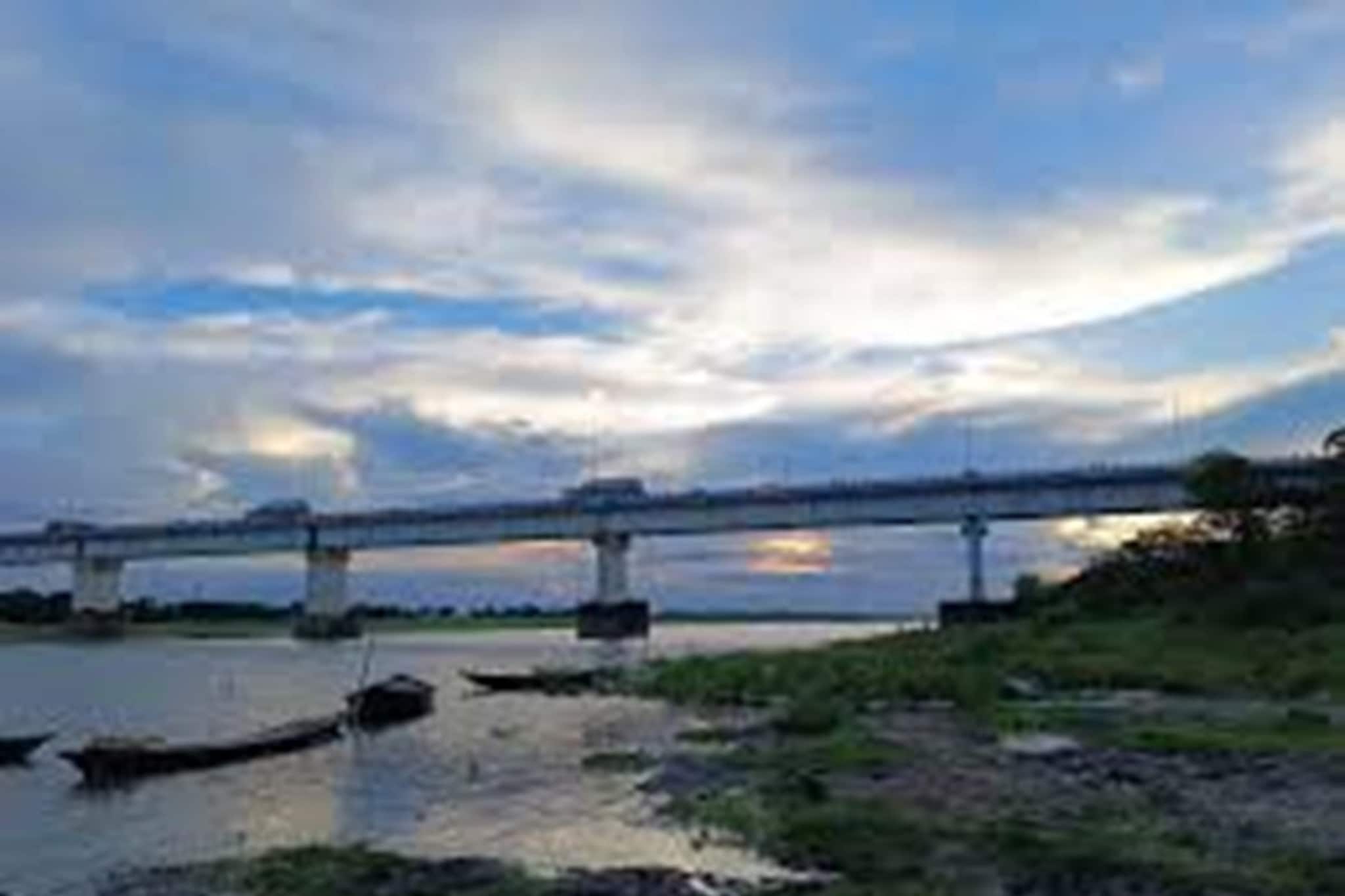 বিনা পয়সার পিকনিক স্পটে ভিড় জমছে এই সদরঘাটে! দেখুন বিনা পয়সার পিকনিক স্পটে ভিড় জমছে এই সদরঘাটে! দেখুন