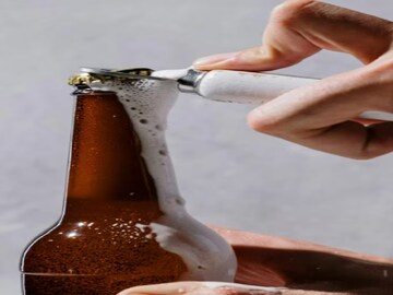 বিয়ারের বোতলের ঢাকনায় ঠিক ২১টি খাঁজ থাকে! কেন জানেন? কারণ আপনাকে করবে!