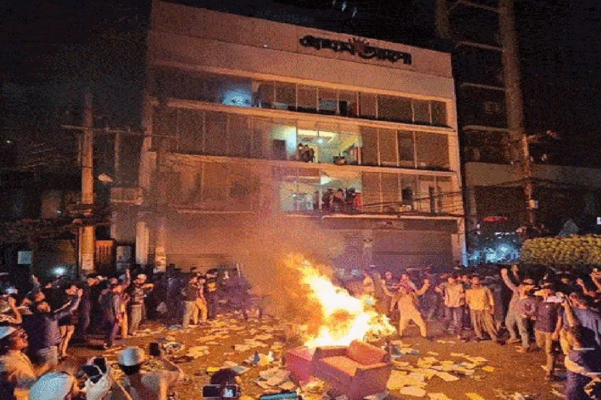 বাংলাদেশে এখন উন্মত্তের দাপাদাপি, বাদ রইল না বেগম রোকেয়ার স্মৃতিও! ধ্বংসস্তুপে পরিণত ছায়নট