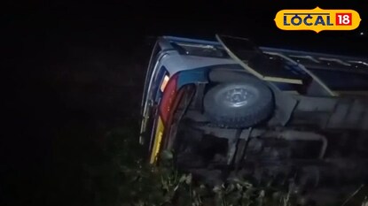 দুর্ঘটনার কবলে বরযাত্রী বোঝাই বাস দুর্ঘটনার কবলে বরযাত্রী বোঝাই বাস