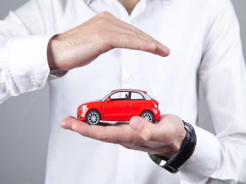 লোনের মেয়াদ কম রাখুন: লোনের মেয়াদ যত বেশি হবে, মোট সুদের পরিমাণ ততই বাড়বে। তাই গাড়ির লোনের ক্ষেত্রে ৪–৫ বছরের মধ্যেই মেয়াদ রাখার চেষ্টা করুন, এতে মোট সুদের খরচ কম হবে।