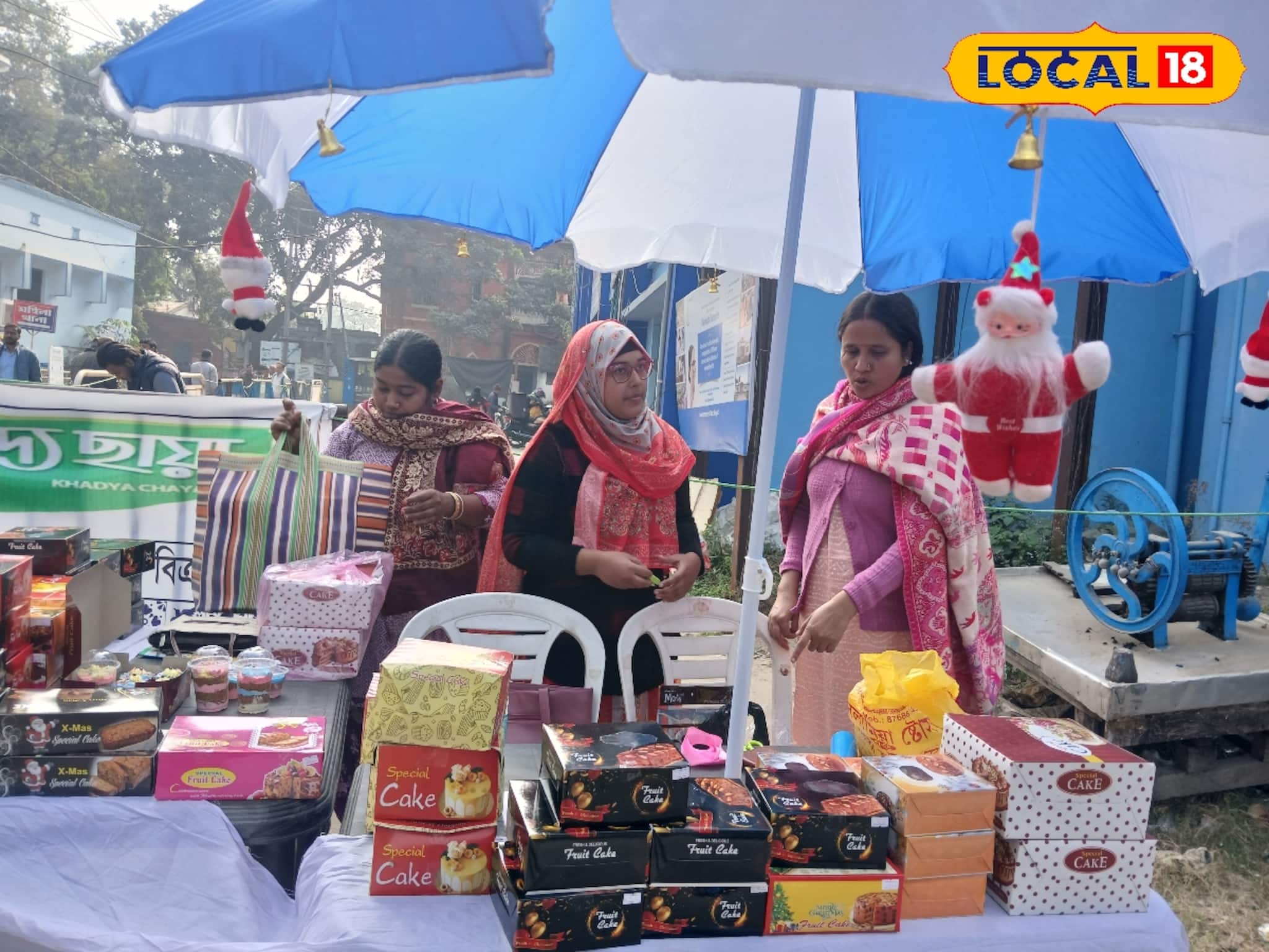 ২৫ টাকা থেকে শুরু! ফ্রুট, ভেনিলা রয়েছে সবকিছুই! ক্রিসমাসের আগে নজরকাড়া কেকের স্টল বর্ধমানে
