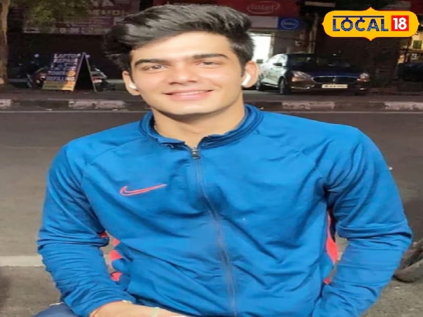 কলকাতা: এবার প্রচুর নামীদামি খেলোয়াড়-আইপিএল নিলামে বিক্রি হননি৷ আবার প্রচুর ক্রিকেটার যাঁরা ঘরোয়া ক্রিকেটে দারুণ খেলেছেন, তা সে শুধু সৈয়দ মুস্তাক আলিই নয়, বিভিন্ন রাজ্যের ঘরোয়া ক্রিকেটেও নজর রেখেছিল ফ্রাঞ্চাইজিগুলি৷ সেইরকমই ঘরোয়া ক্রিকেটের প্লেয়ারদের তোলার ব্লু প্রিন্ট ছিল কেকেআরেরও৷ সেই ছকেই দিল্লির হয়ে খেলা তেজস্বী সিংকে আইপিএল নিলামে ৩ কোটি টাকায় কিনেছে কলকাতা নাইট রাইডার্স। কলকাতা: এবার প্রচুর নামীদামি খেলোয়াড়-আইপিএল নিলামে বিক্রি হননি৷ আবার প্রচুর ক্রিকেটার যাঁরা ঘরোয়া ক্রিকেটে দারুণ খেলেছেন, তা সে শুধু সৈয়দ মুস্তাক আলিই নয়, বিভিন্ন রাজ্যের ঘরোয়া ক্রিকেটেও নজর রেখেছিল ফ্রাঞ্চাইজিগুলি৷ সেইরকমই ঘরোয়া ক্রিকেটের প্লেয়ারদের তোলার ব্লু প্রিন্ট ছিল কেকেআরেরও৷ সেই ছকেই দিল্লির হয়ে খেলা তেজস্বী সিংকে আইপিএল নিলামে ৩ কোটি টাকায় কিনেছে কলকাতা নাইট রাইডার্স।