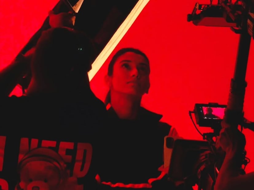 ভারতীয় মহিলা ক্রিকেট তারকা স্মৃতি মান্ধনার ইনস্টাগ্রামে সাম্প্রতিক পোস্টটি সোশ্যাল মিডিয়ায় আলোচিত বিষয় হয়ে উঠেছে। তিনি 'জীবনের ঝলক' ক্যাপশন সহ কিছু ছবি শেয়ার করেছেন এবং সেগুলি দ্রুত ভাইরাল হচ্ছে। ভারতীয় মহিলা ক্রিকেট তারকা স্মৃতি মান্ধনার ইনস্টাগ্রামে সাম্প্রতিক পোস্টটি সোশ্যাল মিডিয়ায় আলোচিত বিষয় হয়ে উঠেছে। তিনি 'জীবনের ঝলক' ক্যাপশন সহ কিছু ছবি শেয়ার করেছেন এবং সেগুলি দ্রুত ভাইরাল হচ্ছে।