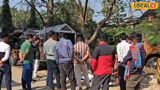 এলাকাবাসীর ভিড়।