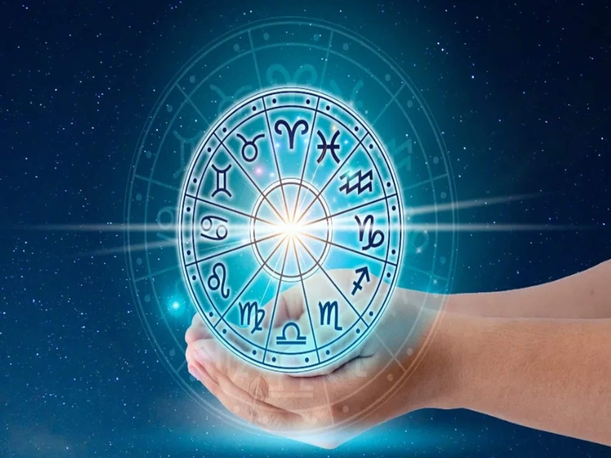 শুরু ধনুর্মাস! মেষ সহ ৫টি রাশির জন্য বয়ে এনেছে শুভ সময়,সাফল্য নিশ্চিত!যা ছোঁবেন তাই সোনা শুরু ধনুর্মাস! মেষ সহ ৫টি রাশির জন্য বয়ে এনেছে শুভ সময়,সাফল্য নিশ্চিত!যা ছোঁবেন তাই সোনা