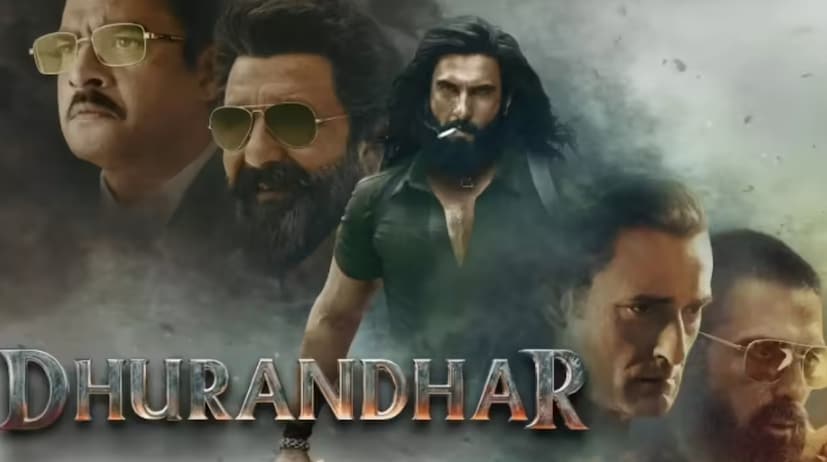 তবে, ছবিটির আনুষ্ঠানিক OTT মুক্তির তারিখ এখনও ঘোষণা করা হয়নি। সাধারণত সিনেমাগুলি তাদের প্রেক্ষাগৃহে মুক্তির ৬-৮ সপ্তাহ পরে OTT প্ল্যাটফর্মে আসে। 'ধুরন্ধর' ৫ ডিসেম্বর প্রেক্ষাগৃহে মুক্তি পায়, তাই অনুমান করা হচ্ছে যে ছবিটি নেটফ্লিক্সে ২০২৫ সালের জানুয়ারির শেষের দিকে বা ফেব্রুয়ারির শুরুতে মুক্তি পেতে পারে। ছবিটির সিক্যুয়েল, 'ধুরন্ধর: পার্ট ২', ২০২৬ সালের মার্চ মাসে প্রেক্ষাগৃহে মুক্তি পাবে, তাই এটির OTT মুক্তিও পরে হওয়ার সম্ভাবনা রয়েছে।